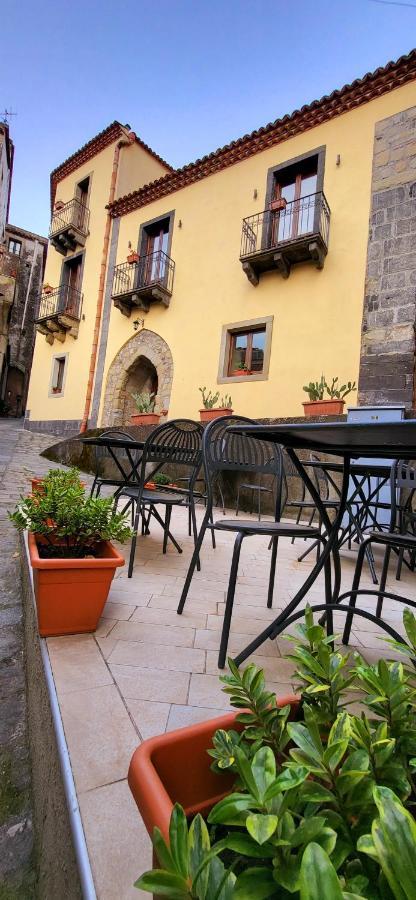 Hotel Federico II Castiglione De Sicilia Bagian luar foto