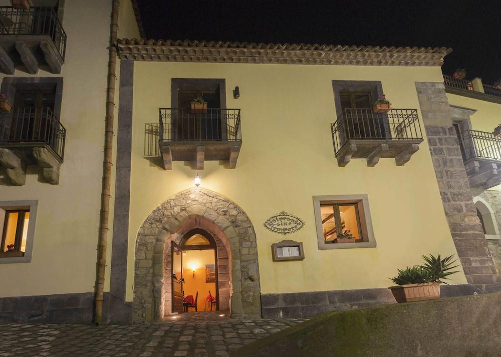 Hotel Federico II Castiglione De Sicilia Bagian luar foto