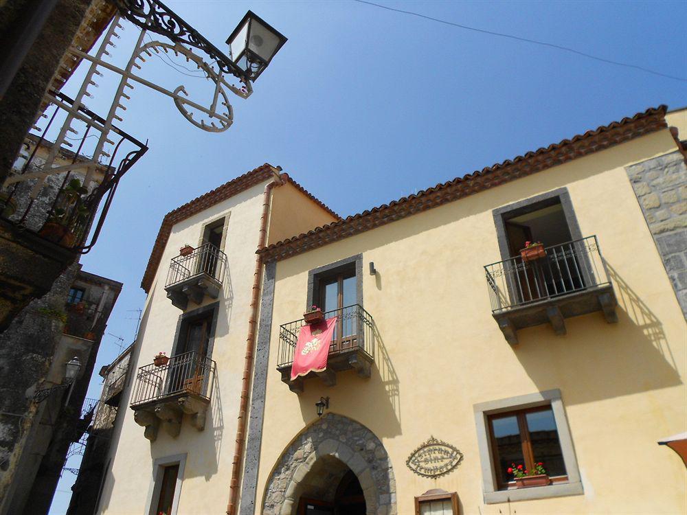 Hotel Federico II Castiglione De Sicilia Bagian luar foto